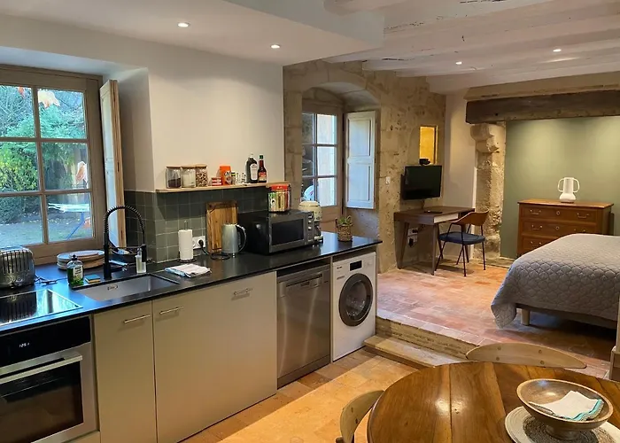 Guest house Clos Saint Leonard 3*